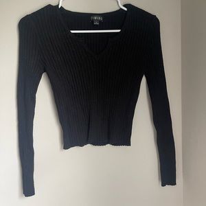 Long Sleeve Cropped V-Neck